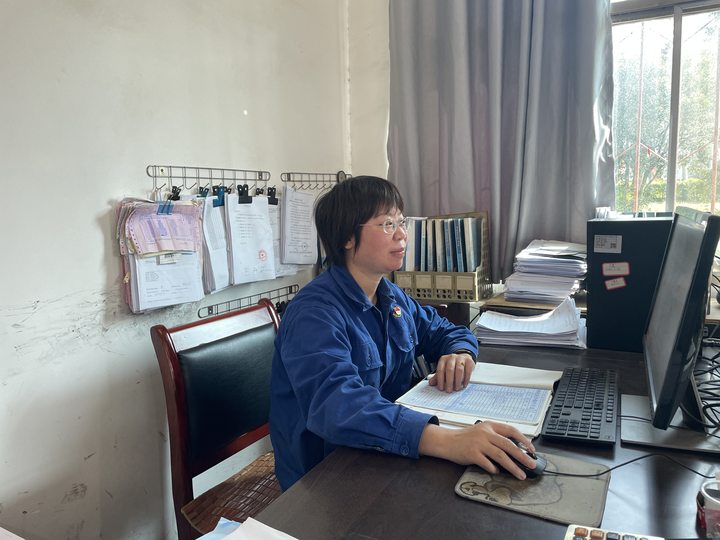 【身边模范】王小美：通俗岗位映初心，继续贡献映党辉